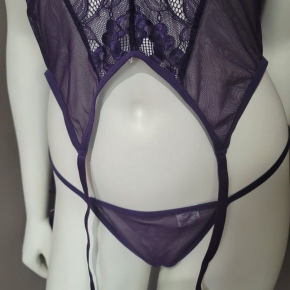 Purple Floral Lace Underwire Garter Lingerie Set - Picture 7 of 9